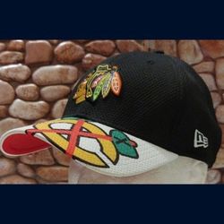 Chicago Blackhawks Size S/M New Era 39THIRTY "TOMAHAWK LOGO VISOR" Flex-Fit Hat (NWT) EXTREMELY RARE!👀🤯 Please Read Description.