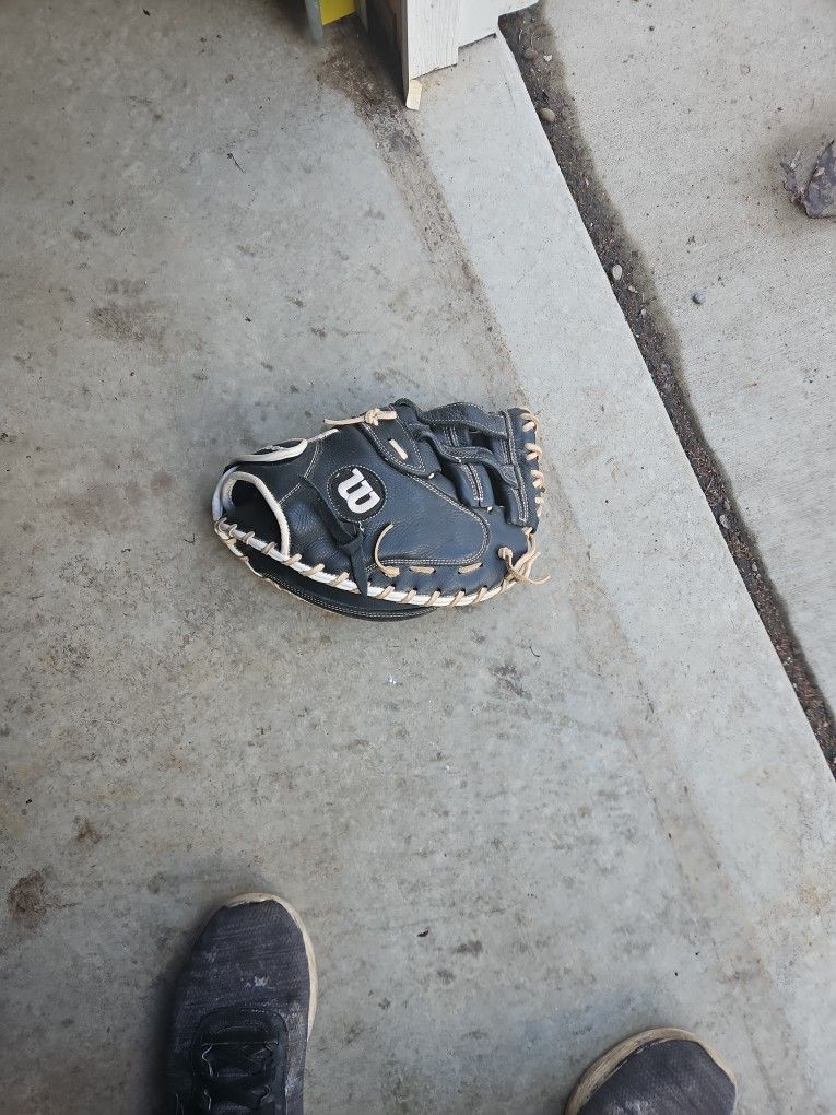 Softball Catcher Mitt