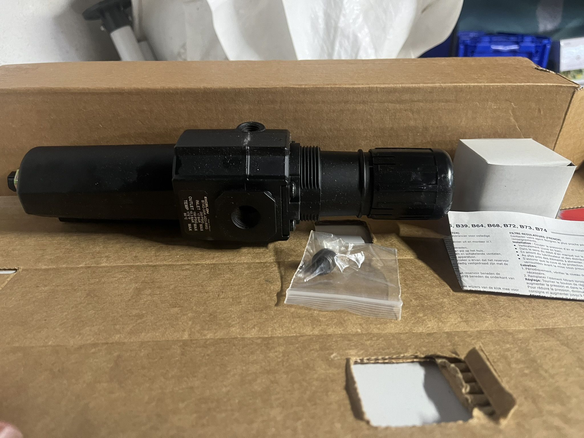 Norgren B74G-3AK-AD3-RMG Pneumatic Air Filter Regulator 250PSI In 150PSI Out