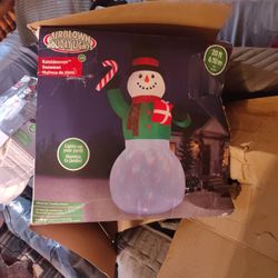 20 Ft Snowman  And 5 Ft Blow Up Penguin And 3 .5 Foot Bluey