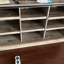 Entertainment center