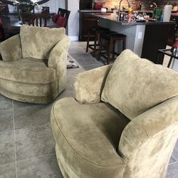 2 Lazy Boy Chairs 