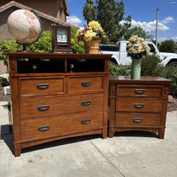 Media 7 Drawer Dresser Chest of Drawers and Nightstand Furniture Set Great Condition 