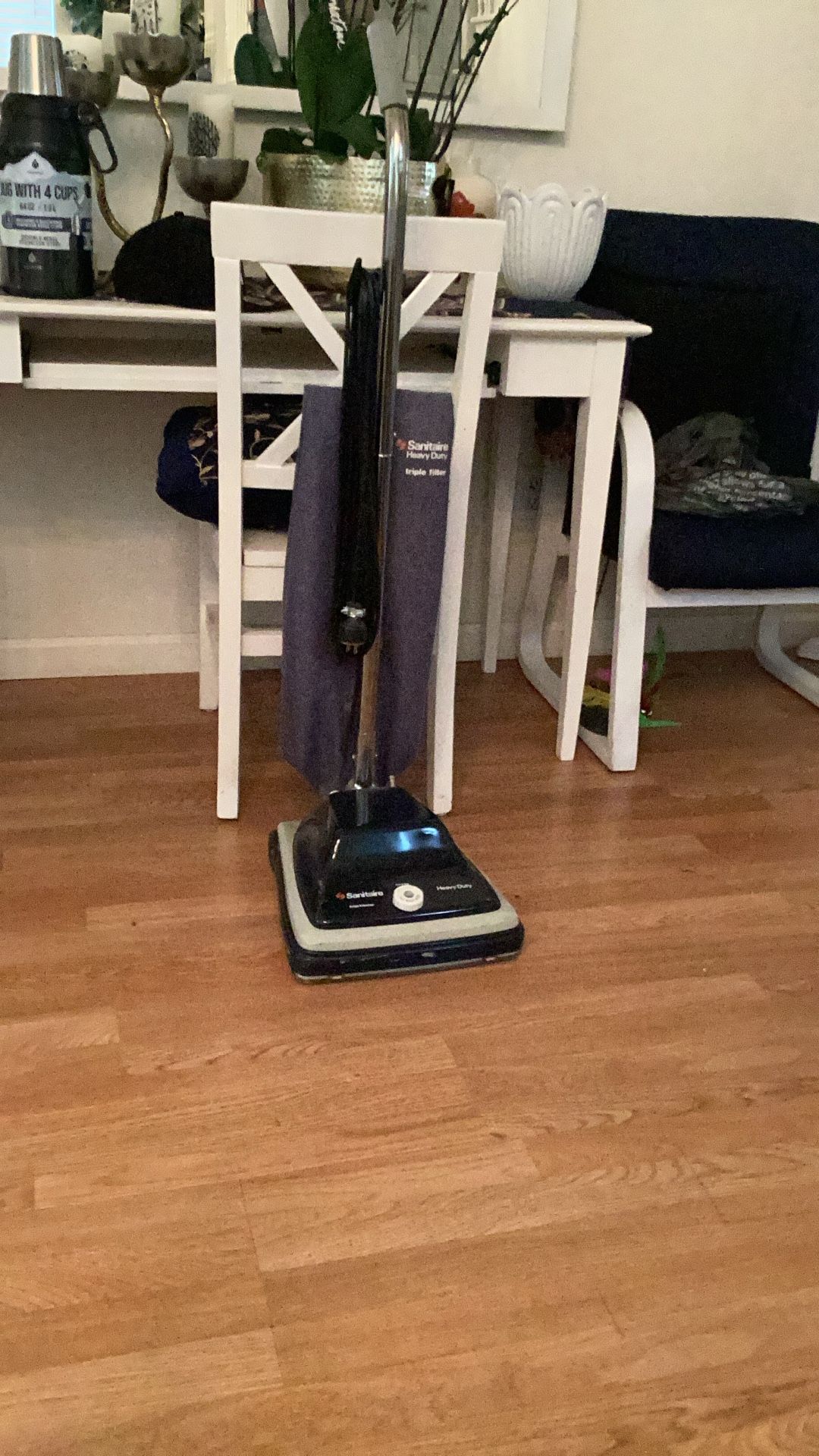 Sanitaire Heavy Duty Vacuum cleaner works perfect very good condition