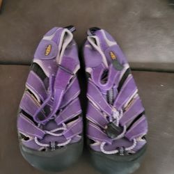 Keen Sandals Size 2