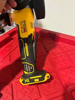DeWalt DCG413 XR Brushless Angle Grinder