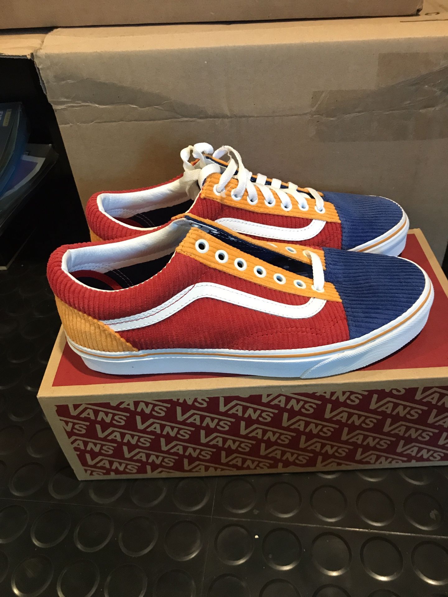 Vans corduroy size 9 brand new with box. GREAT FOR SUMMER