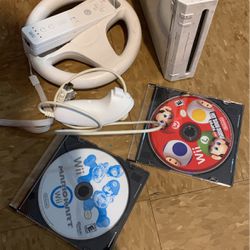 Nintendo Wii GameCube Backwards Compatible With New Super Mario Wii And Mario Kart Wii. 