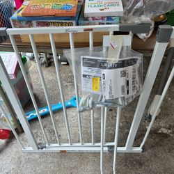 Sturdy Metal Hinged Baby Or Pet Gate