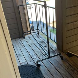 Sturdy Adjustable Clothes Rack