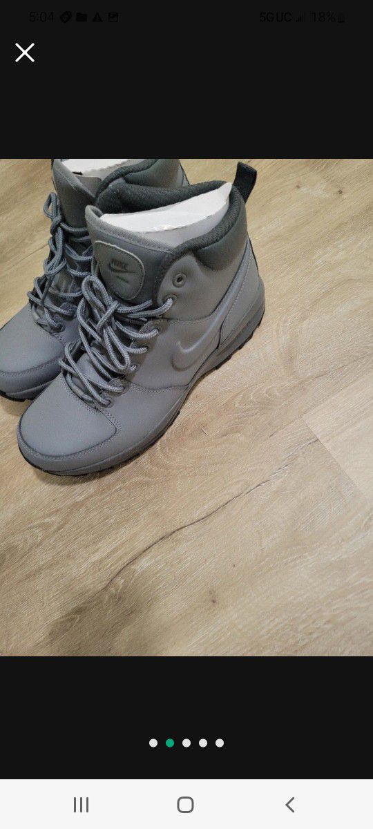 Mens Nike  Boots 