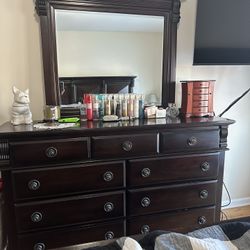 BOBS FURNITURE PRISM DARK BROWN 9 DRAWER DRESSER WITH MIRRIOR for Sale in  Green Brook Township, NJ - OfferUp