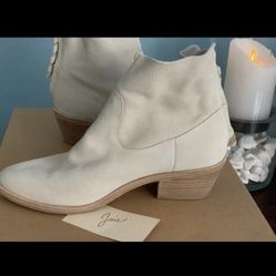 JOIE DALTON stacked Heel Suede booties Like new 