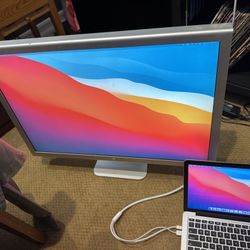 Apple Cinema Display 30-Inch Monitor – Works Great!