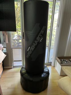 Century Wavemaster XXL punching bag