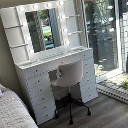 Makeup Vanity & Mirror 