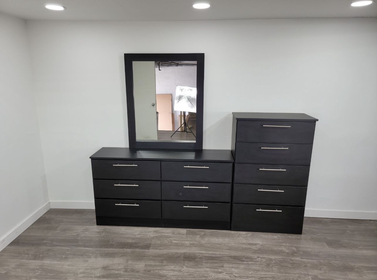Dresser Whit Mirror And Chest - Cómoda Con Espejo Y Gavetero