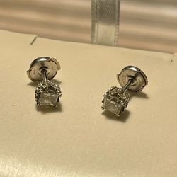 High End Gi Certified Diamond Earrings 