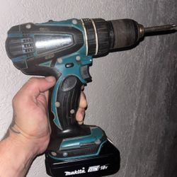 Makita Drill / With Battery