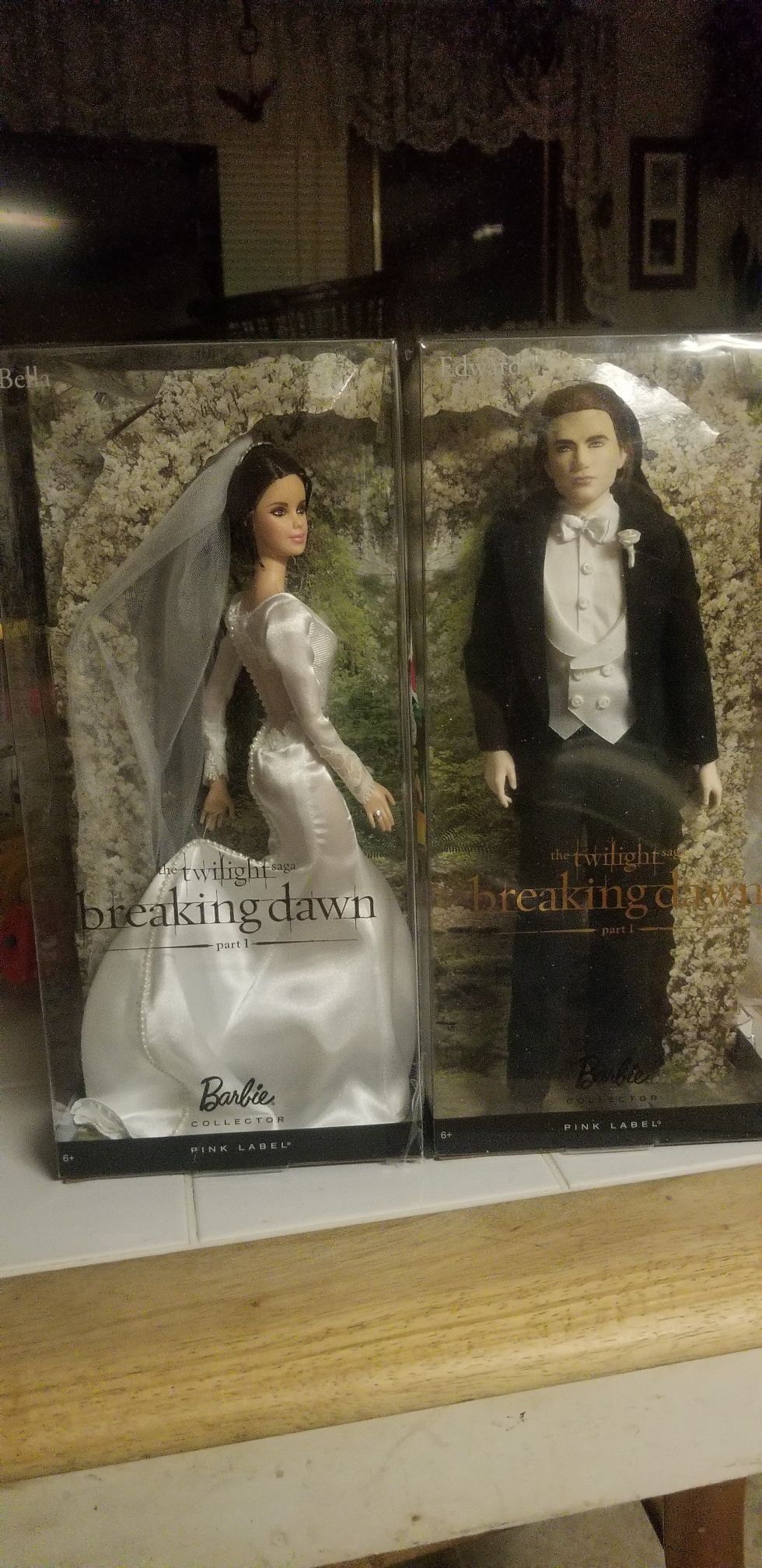 Twilight Breaking Dawn Edward and Ella Barbie Wedding Set NRFB