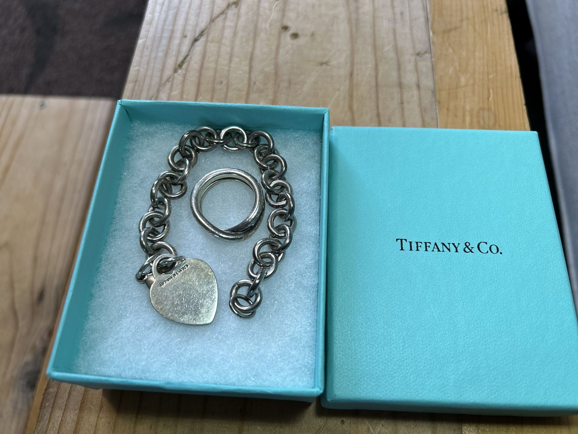 Beautiful Classic Tiffany Bracelet With Heart Tag