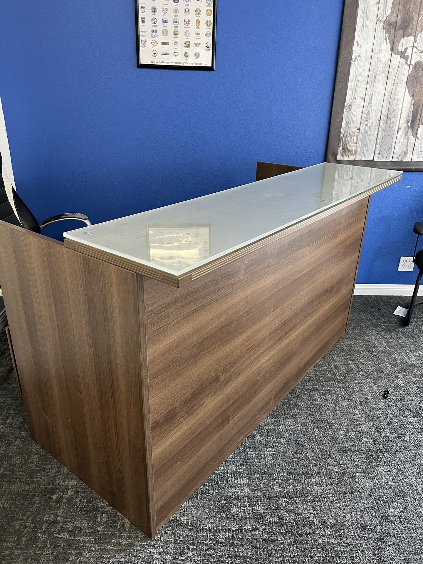 Reception desk