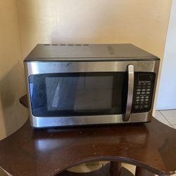 MICROWAVE S STEEL LIKE NEW 50.00