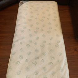 KOLCRAFT CRIB AND TODDLER MATTRESS