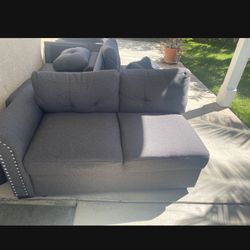 Couch- 4 Peice Sectional