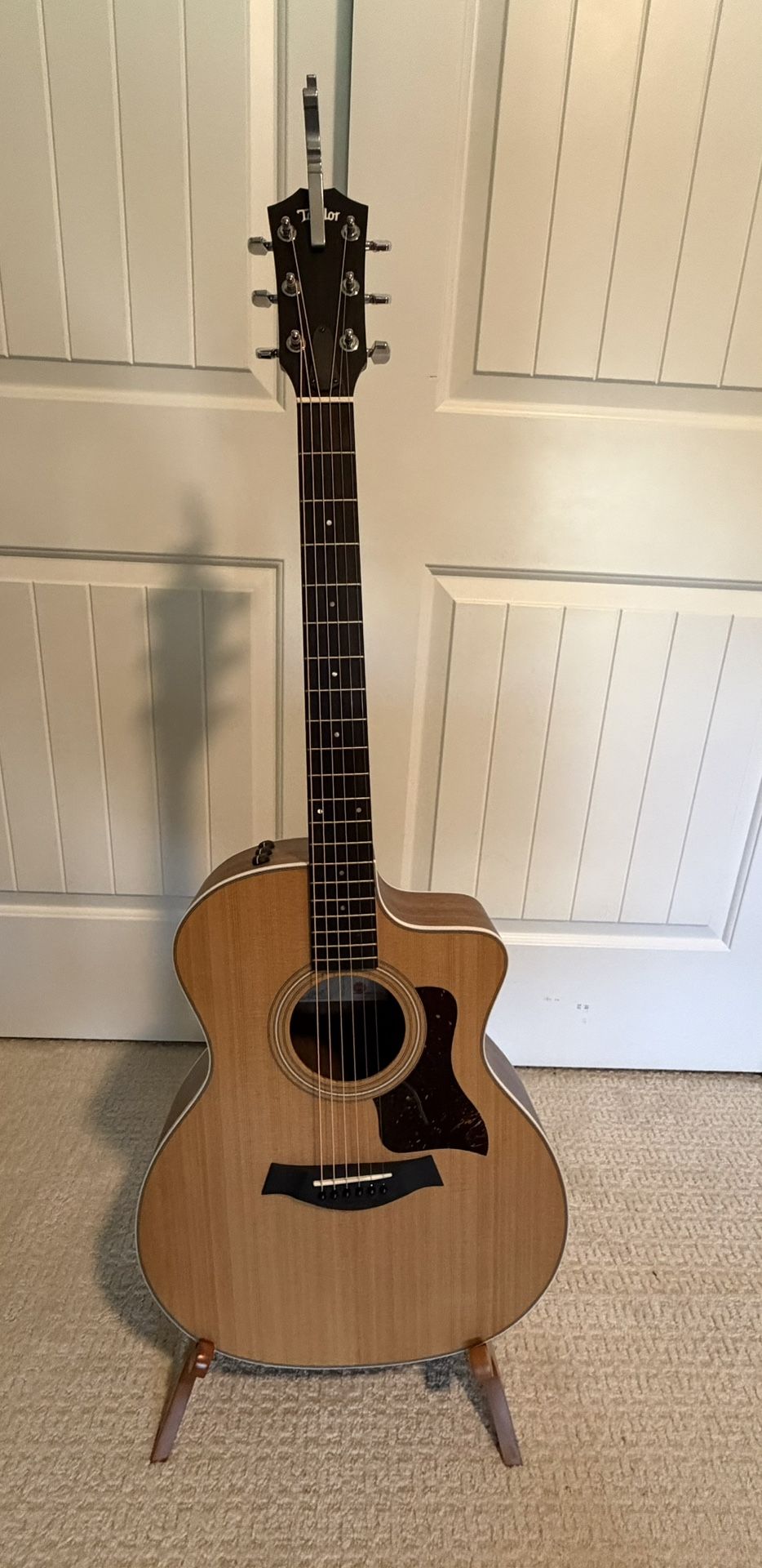 Taylor 214ce Guitar NEW With Stand And Bag