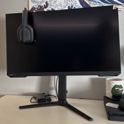 Samsung Odyssey G7 28”