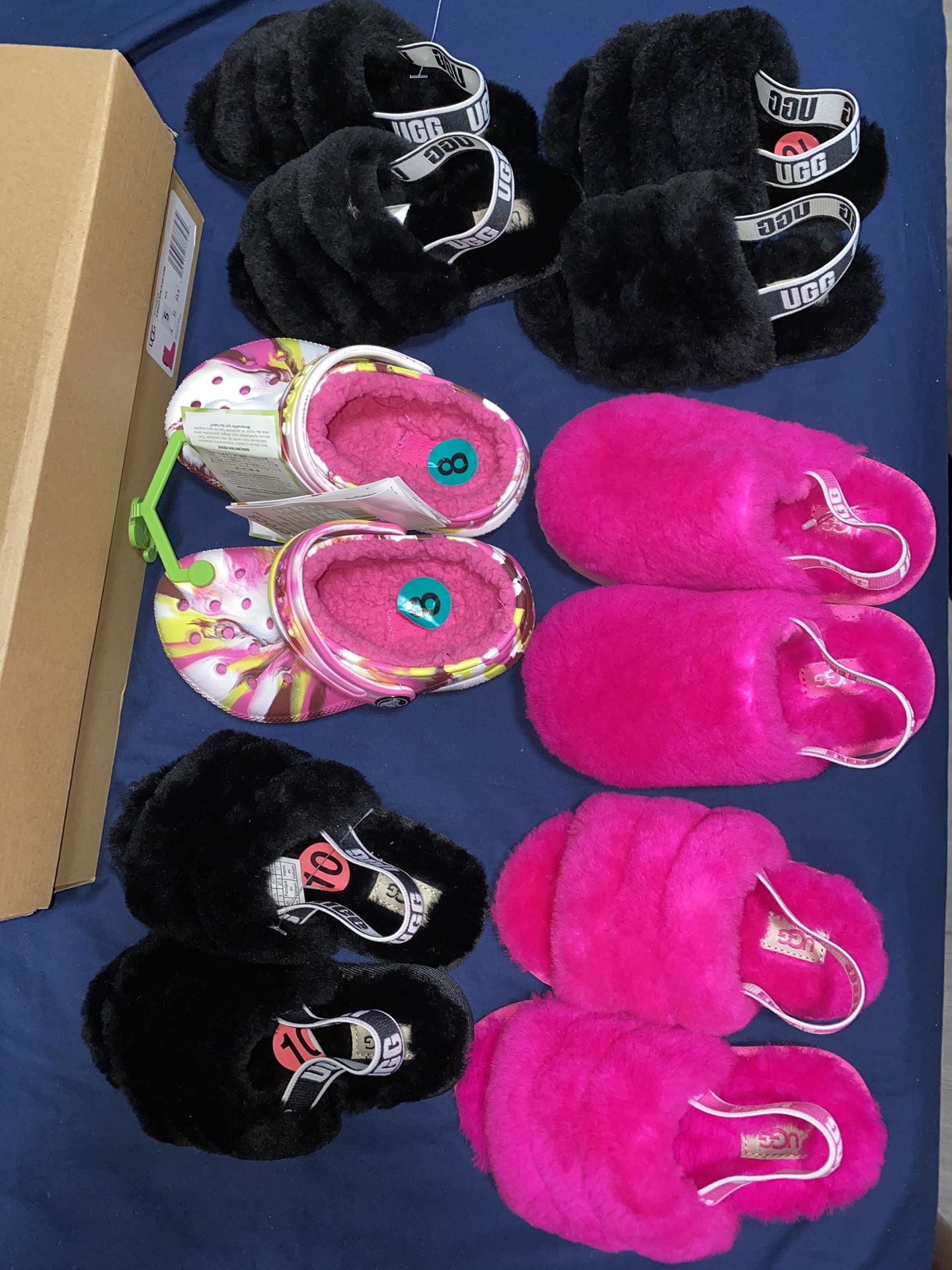 UGG Slippers Size 8,9,10,11