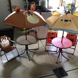 KIDS TABLE AND CHAIRS 