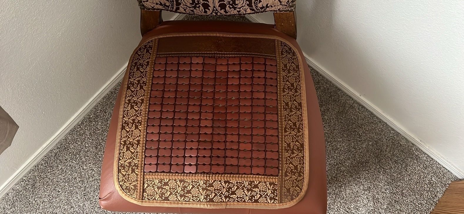 Wooden bead chair pad