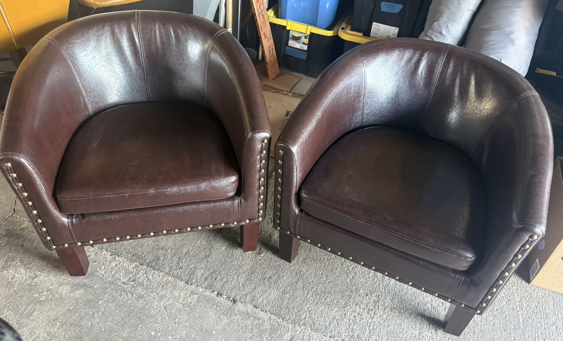 2 Barrel Chairs