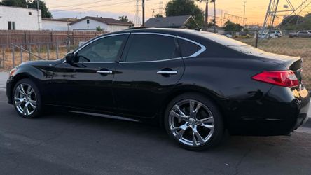 2011 Infiniti M37