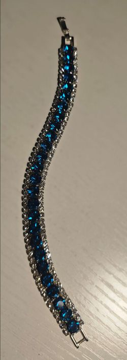 $100 🎀 Rhinestone tennis bracelet.