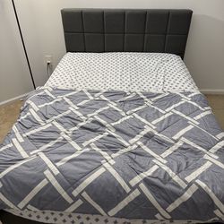 Full size bed frame - like new