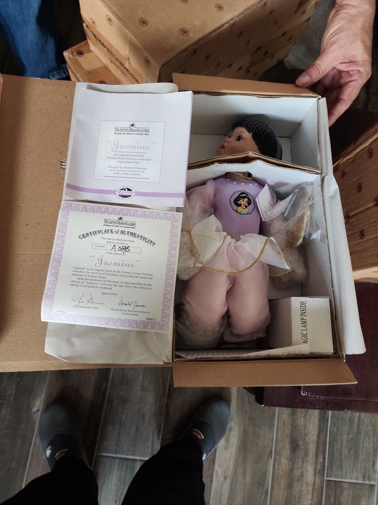 The Ashton Drake Galleries Jasmine Porcelain Doll