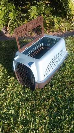 Pet Carrier/Cat Carrier 24 Inches