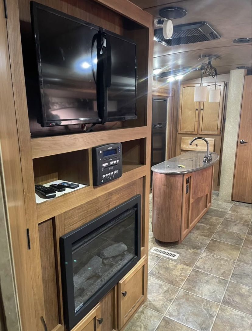 2014 Sunset Trail Crossroads 33BD