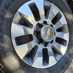 4 2025  CHEVROLET 2500 20 RIMS&TIRES 
