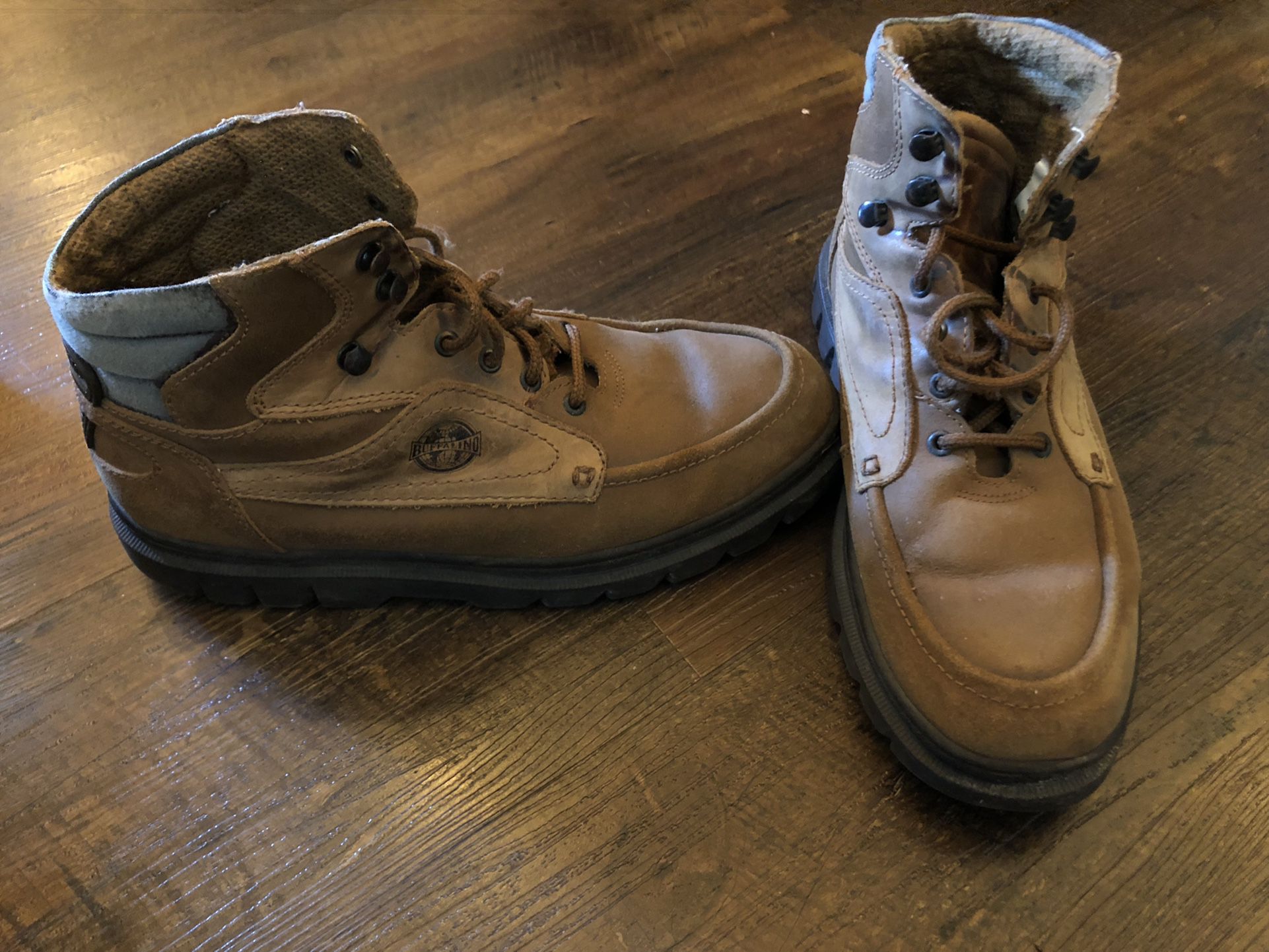 Men’s Tan Buffalino Boots, Size 10