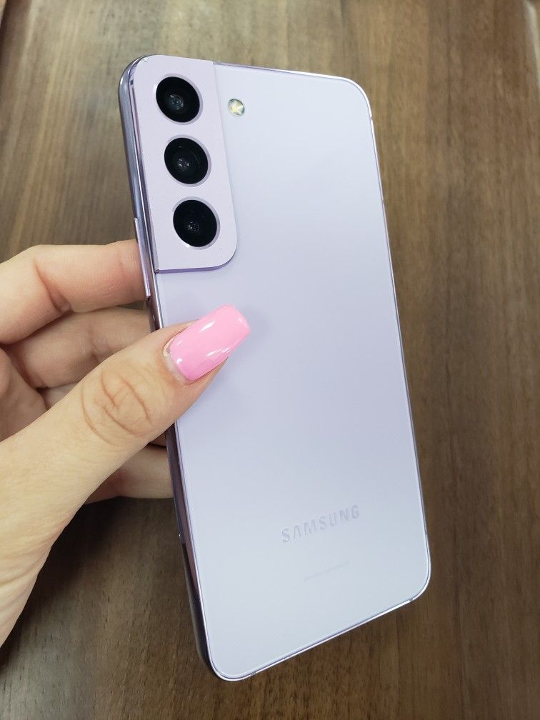 Samsung Galaxy S22 128GB Unlocked $479 Cash/Card