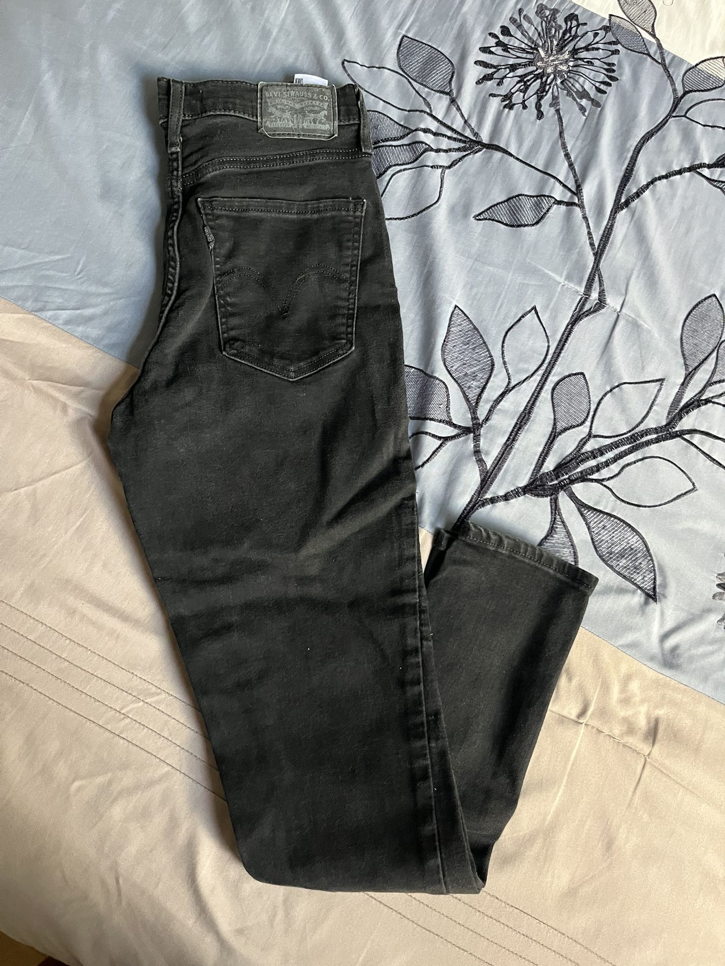 Women’s Levi Jeans