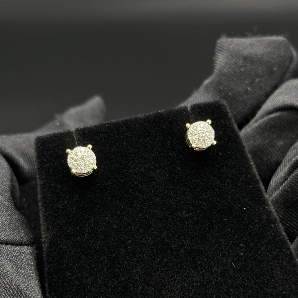 10k yellow gold 0.6 CTW diamond studs earrings