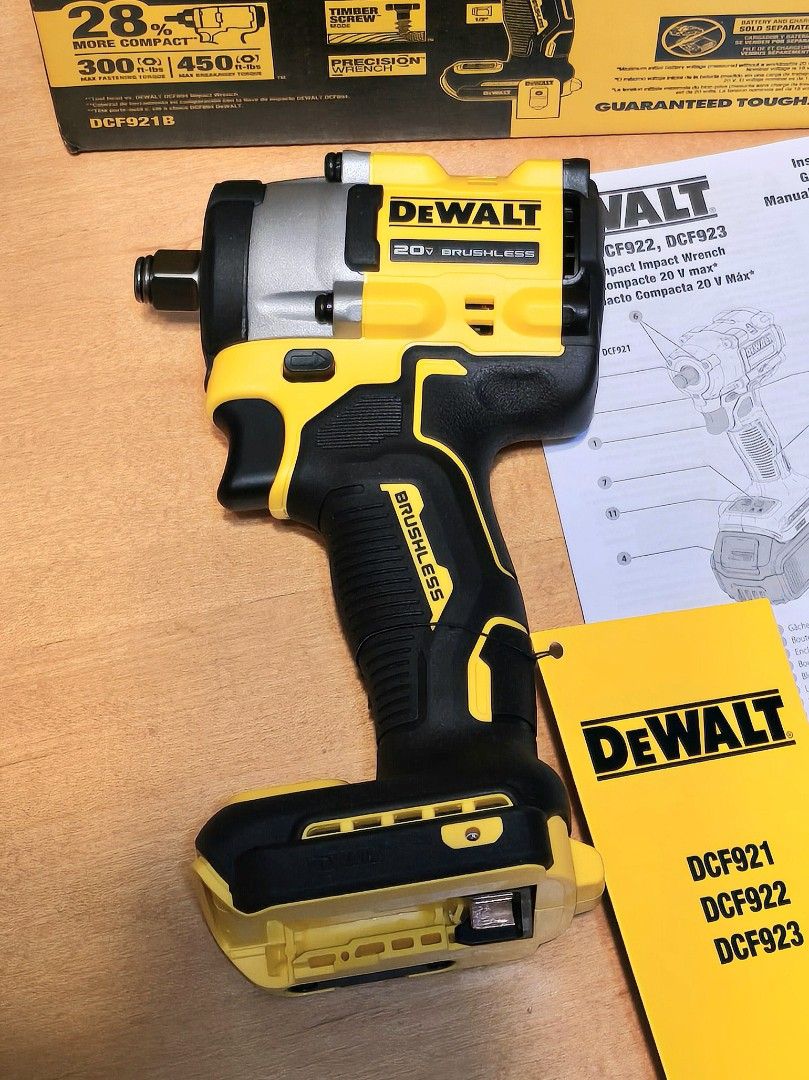 Dewalt 20v Cordless Brushless 1/2" Impact Wrench. 4 speed. No low ball offers Pls. Pickup Burien Only. $150 FIRM