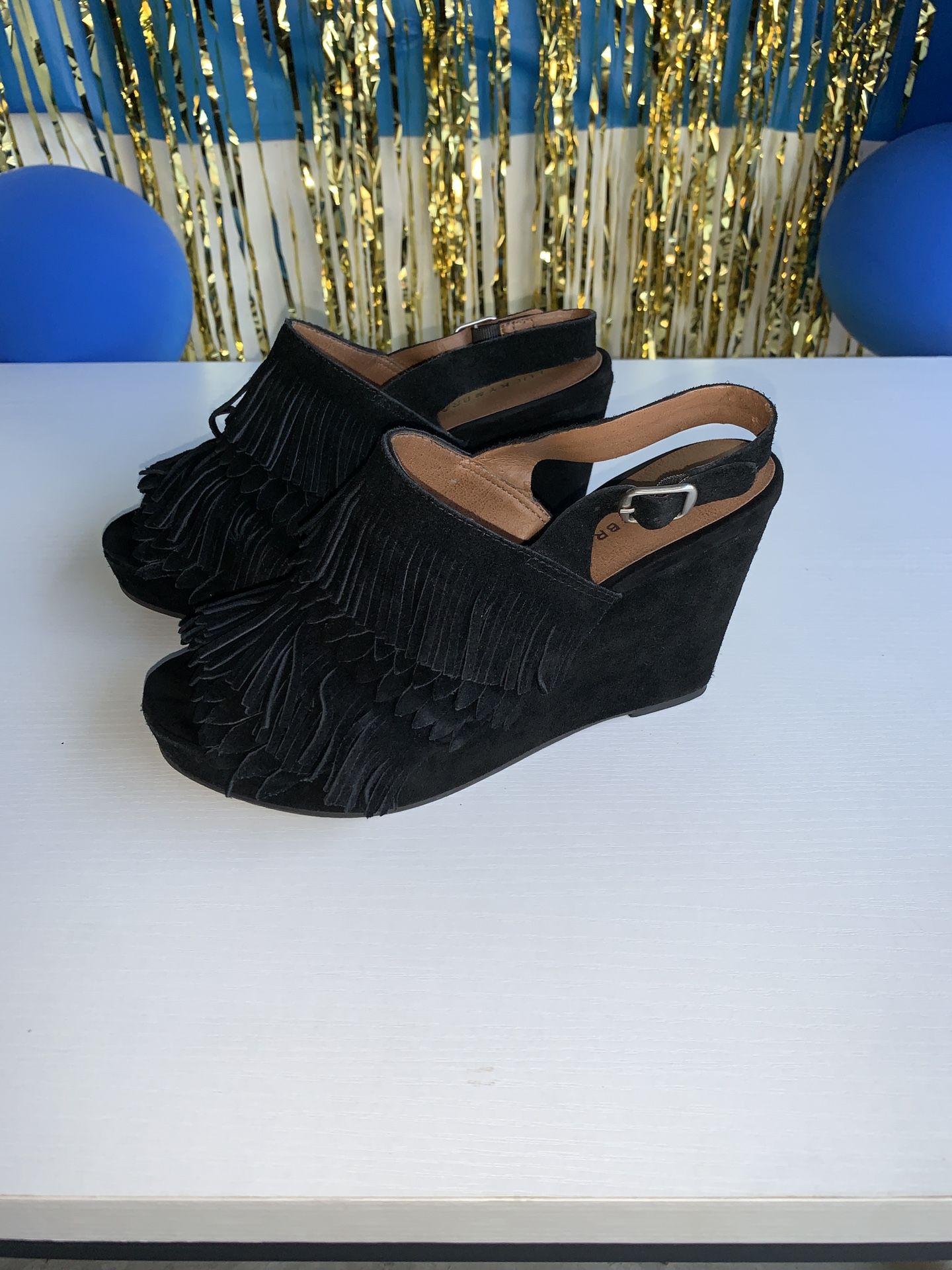 LUCKY BRAND Women’s Suede Wedges! Size 9M