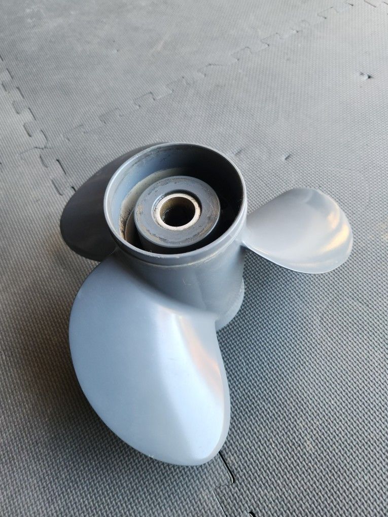 Out Board Prop DSX 13.25 X 17L