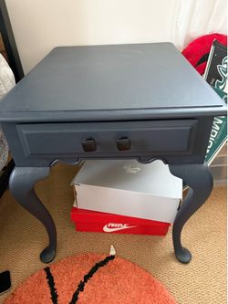 Set of 2 identical tables / wood